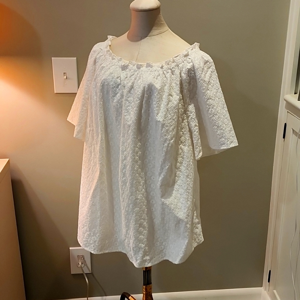 EUC  Short Sleeve Top